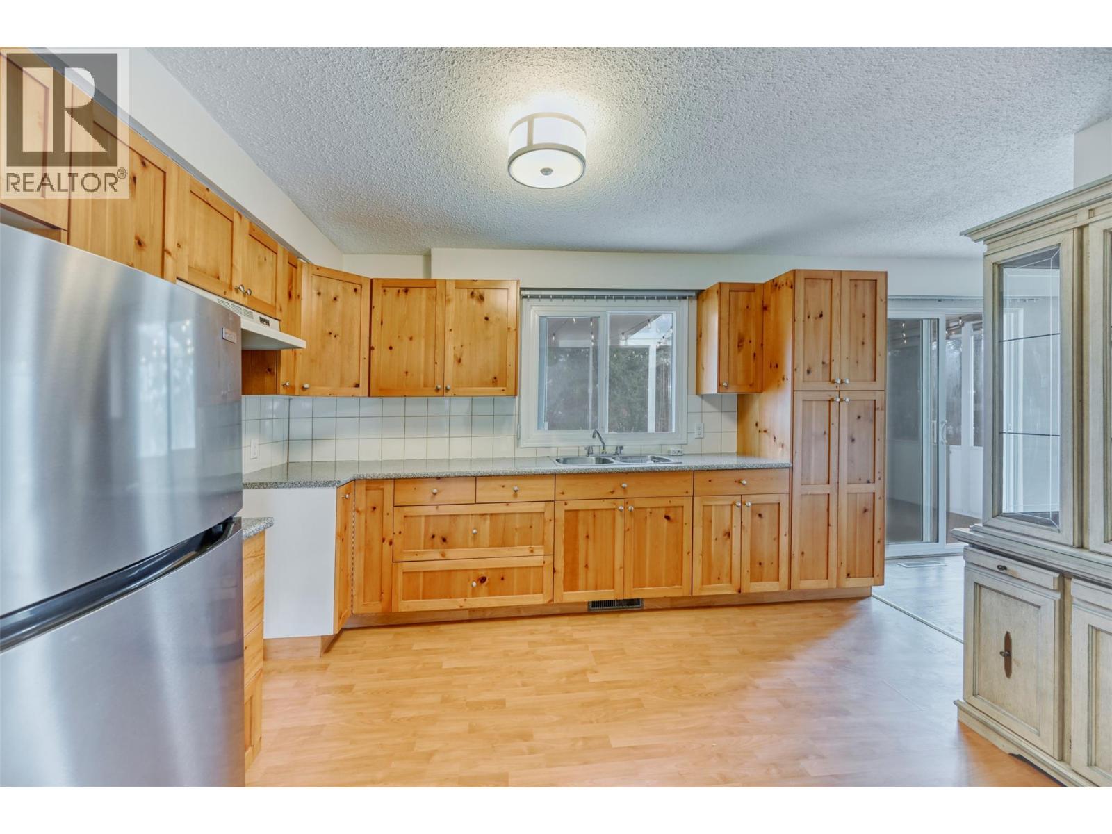 1415 91 Street Osoyoos Photo 8