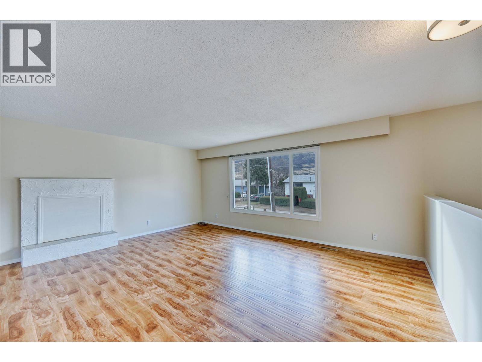 1415 91 Street Osoyoos Photo 10