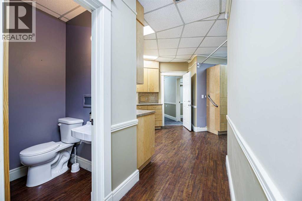 Lorem Ipsum Do, Lacombe, Alberta  T4L  - Photo 11 - DEMO29487341