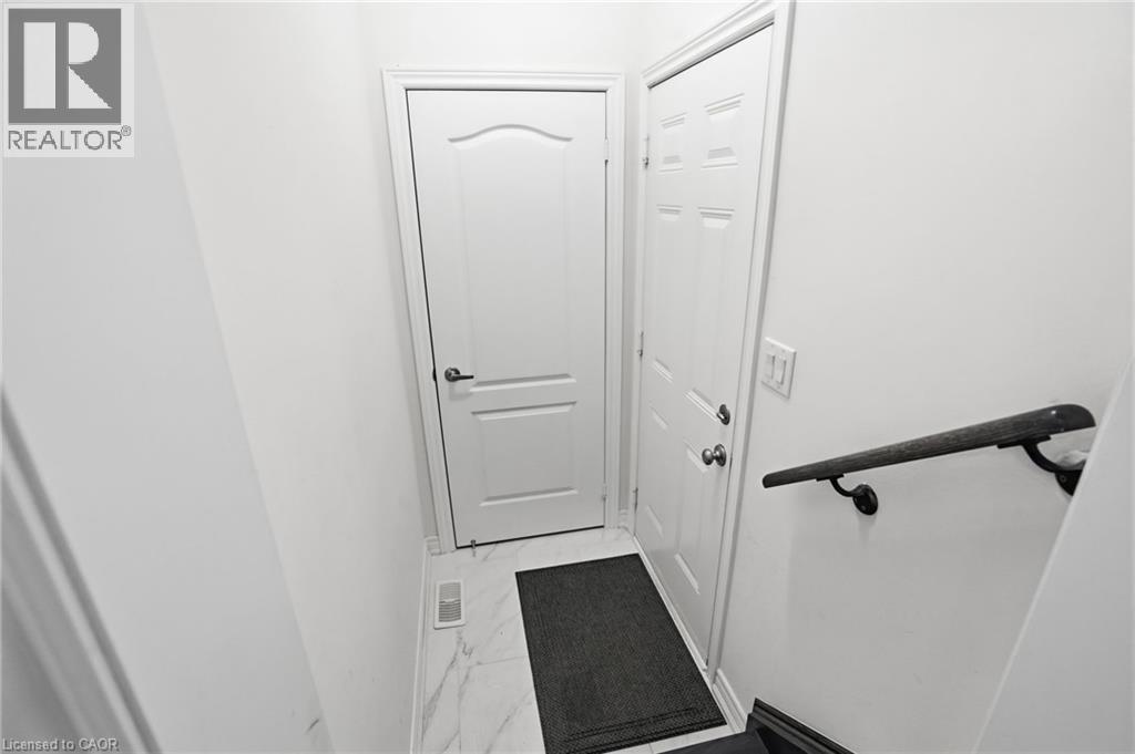 24 Great Falls Boulevard, Waterdown, Ontario L8B 1X8 - Photo 19 - 40821209