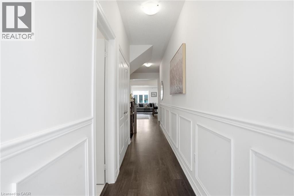 24 Great Falls Boulevard, Waterdown, Ontario L8B 1X8 - Photo 4 - 40821209
