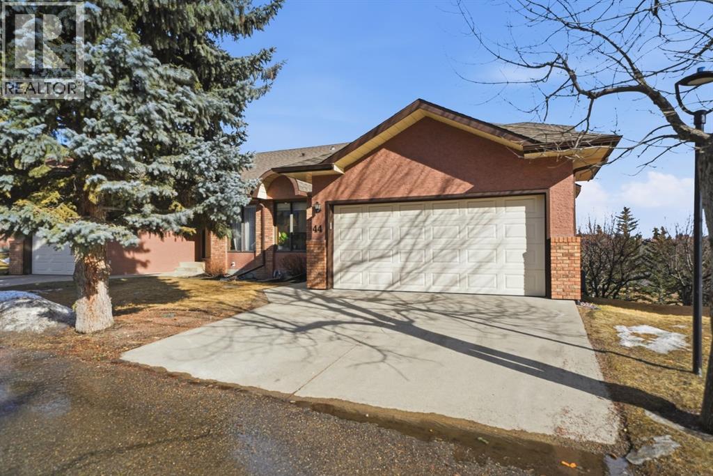 44 Edgeland Close NW, Calgary, Alberta