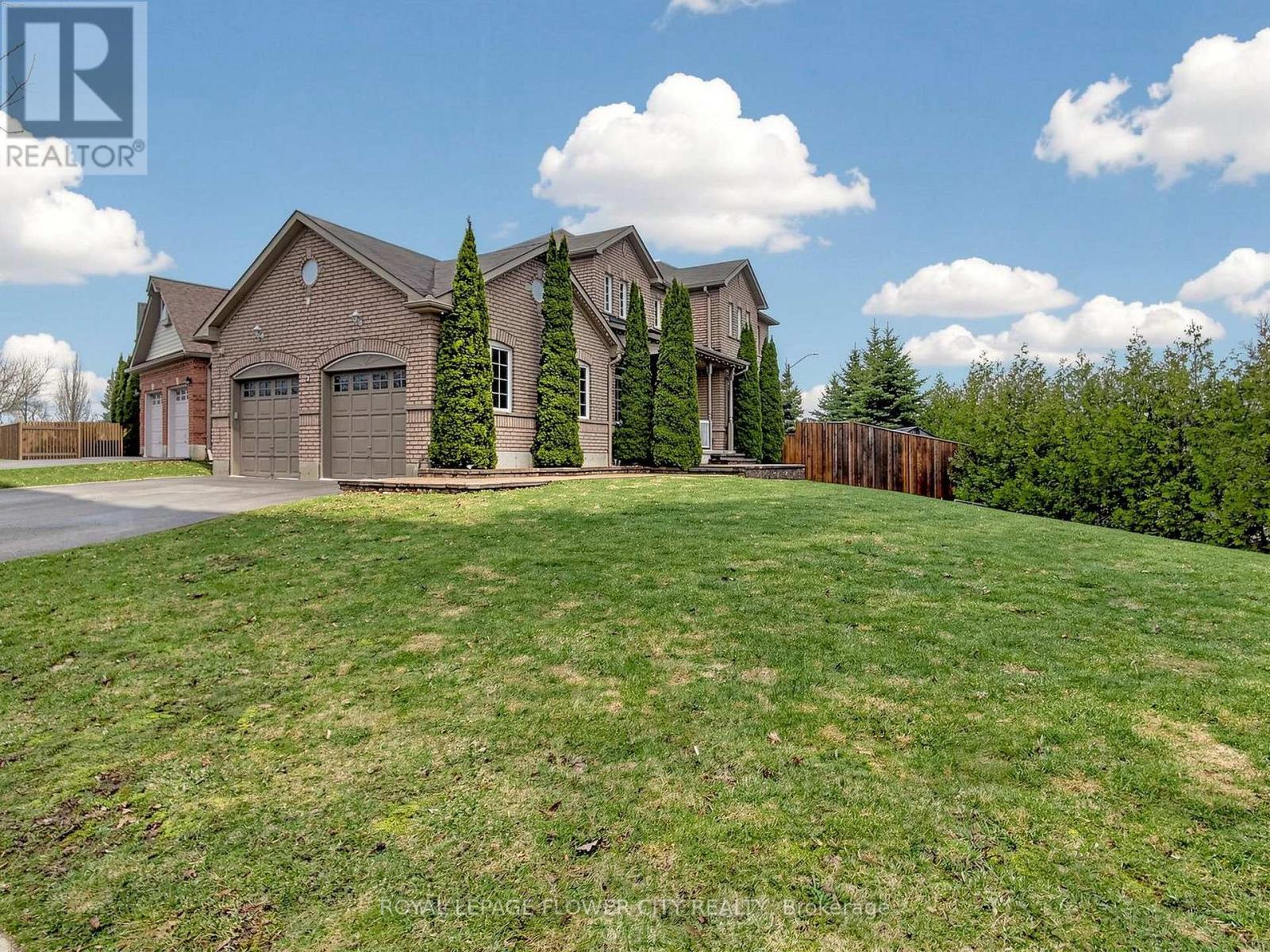 2 DON MORRIS COURT, Clarington, Ontario