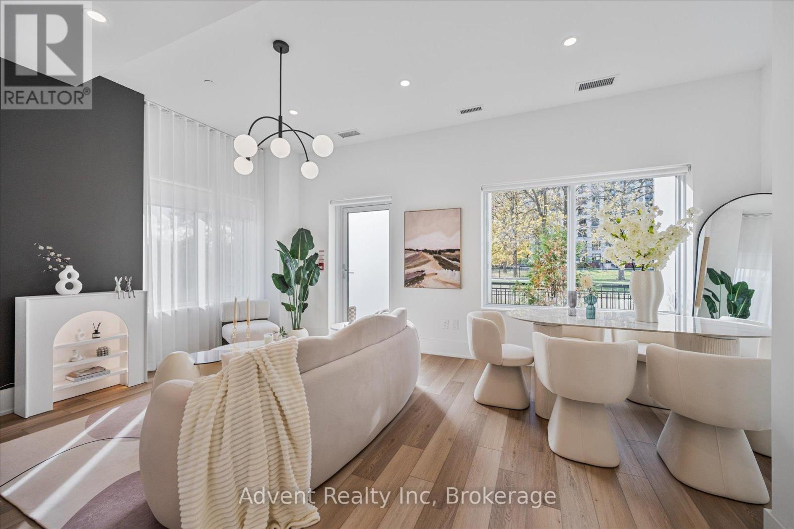 127w - 8 Cedarland Drive, Markham, Ontario  L6G 0H4 - Photo 3 - N12725984