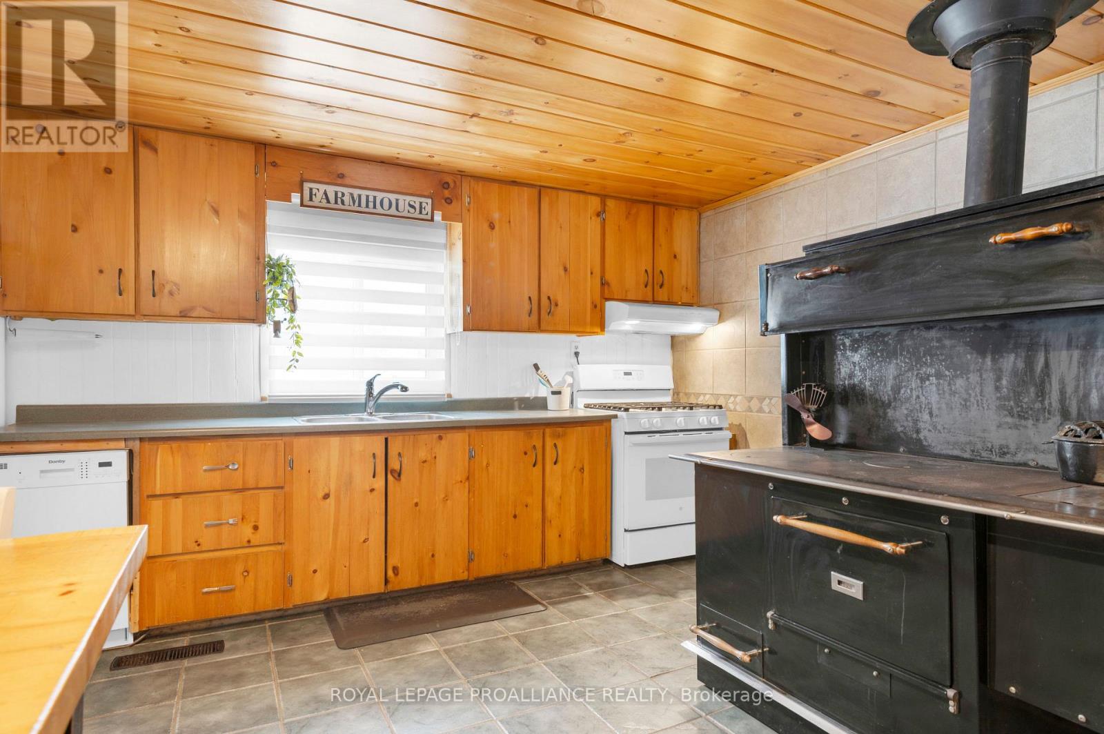 369 5th Concession Road S, Addington Highlands, Ontario  K0H 1P0 - Photo 10 - X12807394