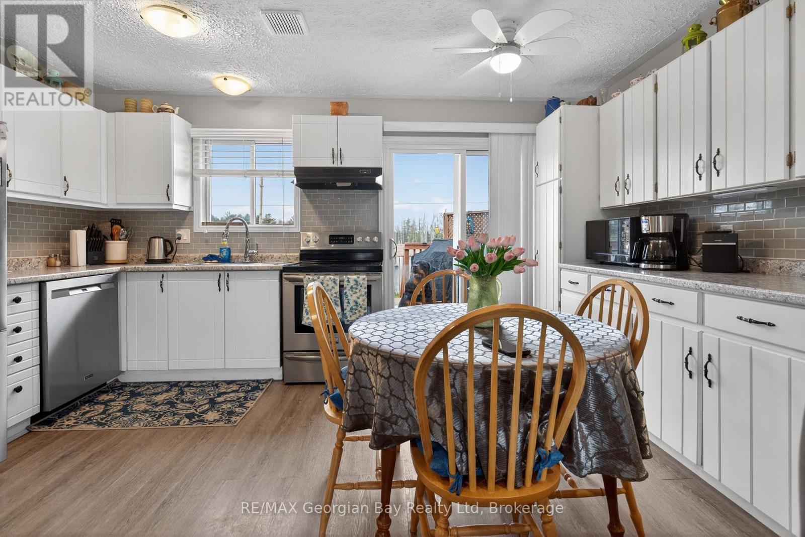 19 Mercer Crescent, Penetanguishene, Ontario  L9M 1W3 - Photo 7 - S13012822