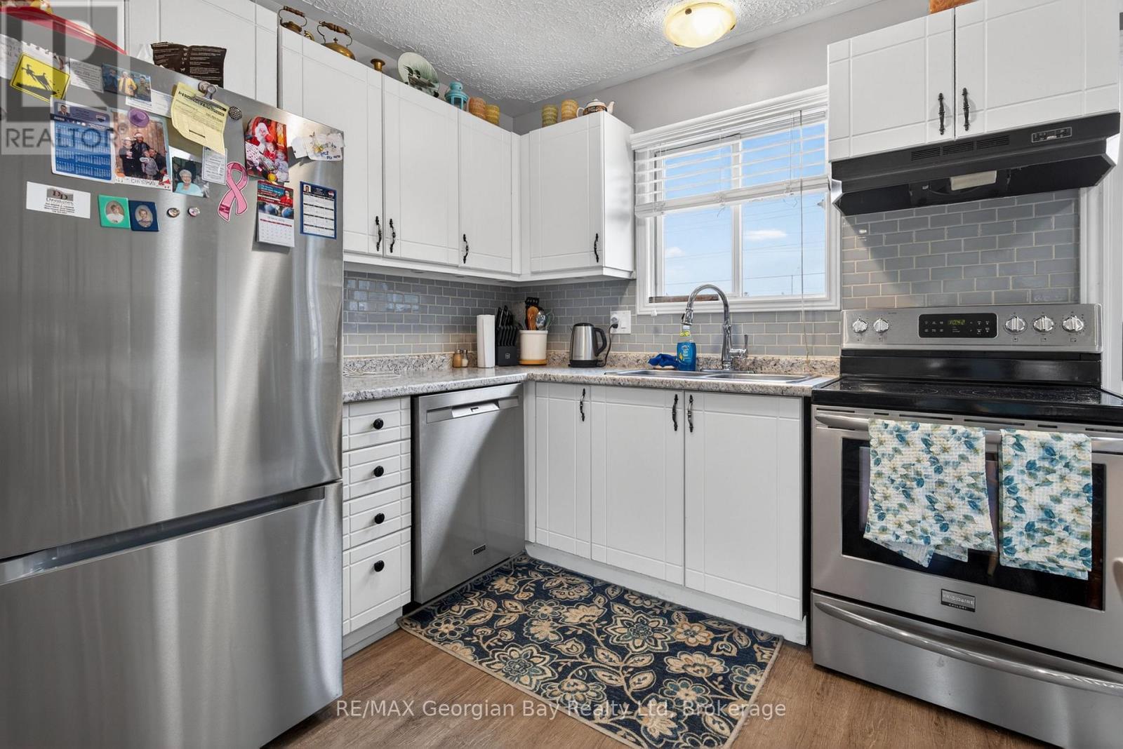 19 Mercer Crescent, Penetanguishene, Ontario  L9M 1W3 - Photo 9 - S13012822