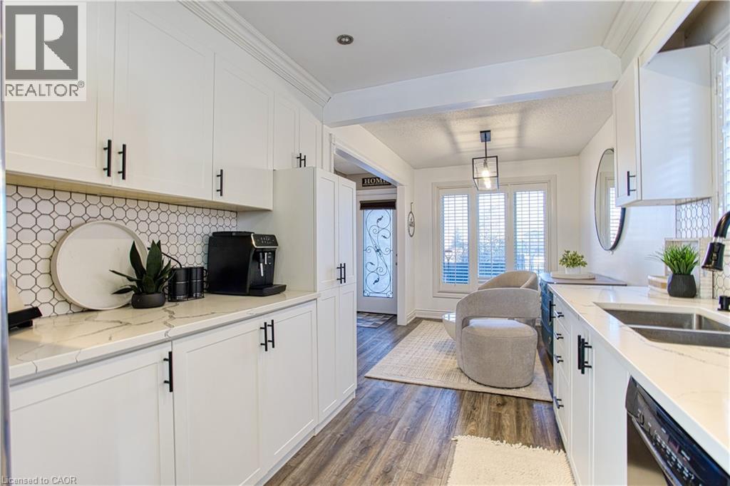 39 Regis Court, Stoney Creek, Ontario  L8E 4M8 - Photo 9 - 40821866