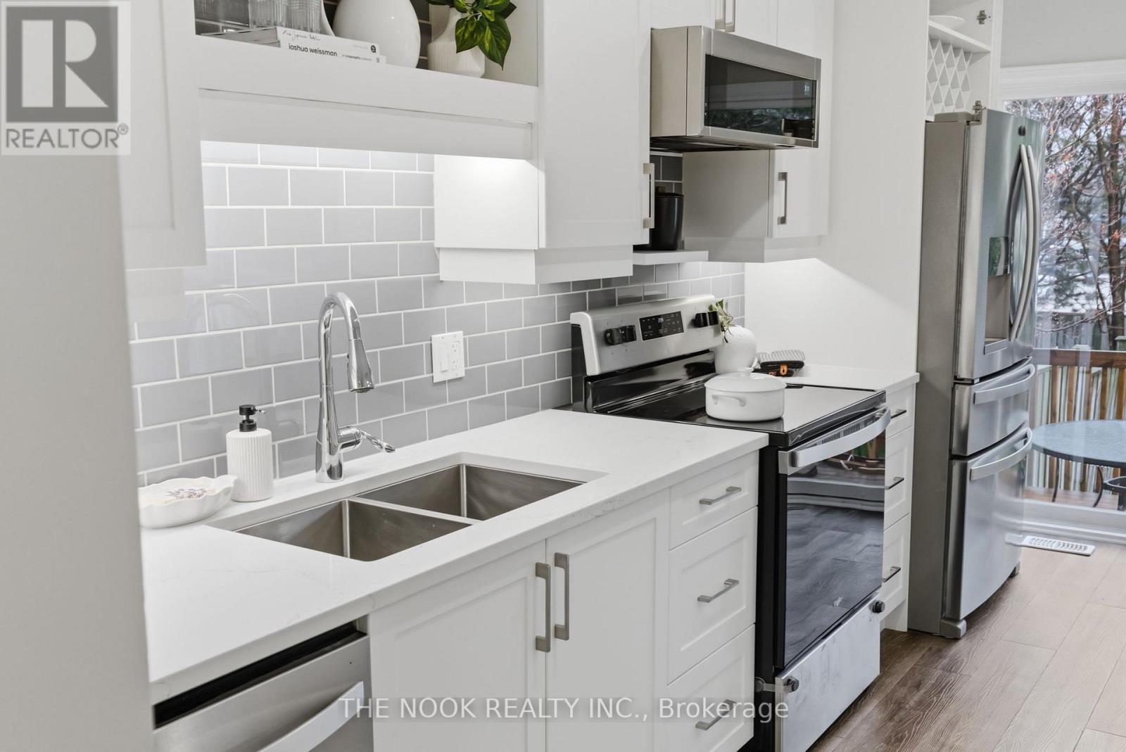 43 Short Crescent, Clarington, Ontario  L1E 2Z5 - Photo 7 - E13012716