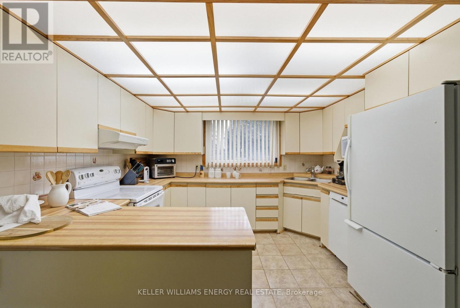 15 Westmore Street, Clarington, Ontario  L1E 2H8 - Photo 3 - E13012818