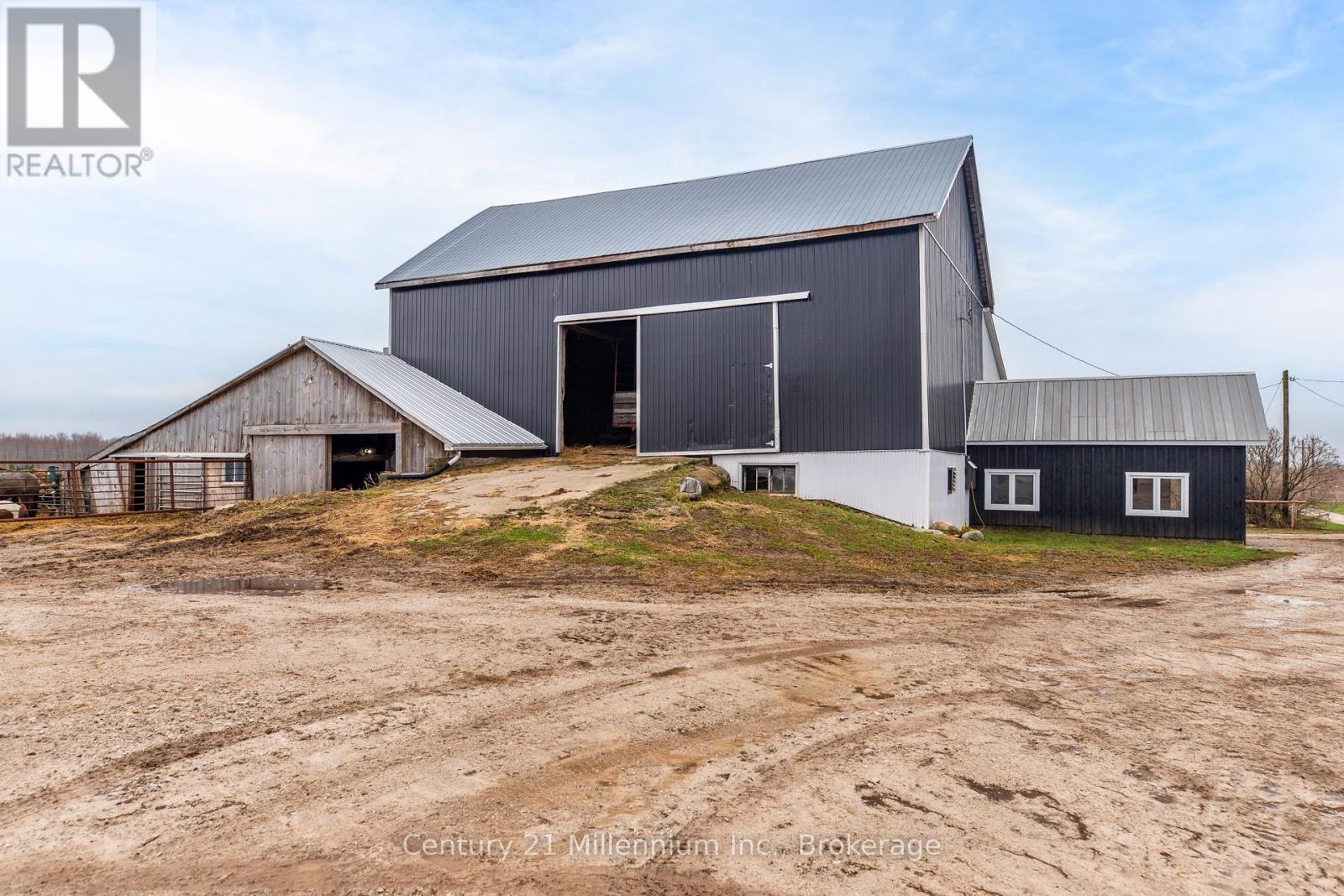 121097 12 Side Road, Georgian Bluffs, Ontario  N0H 2N0 - Photo 12 - X13012906