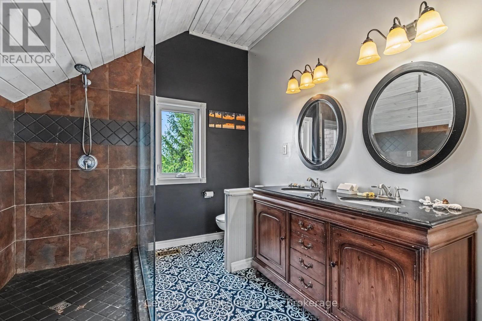 121097 12 Side Road, Georgian Bluffs, Ontario  N0H 2N0 - Photo 39 - X13012906