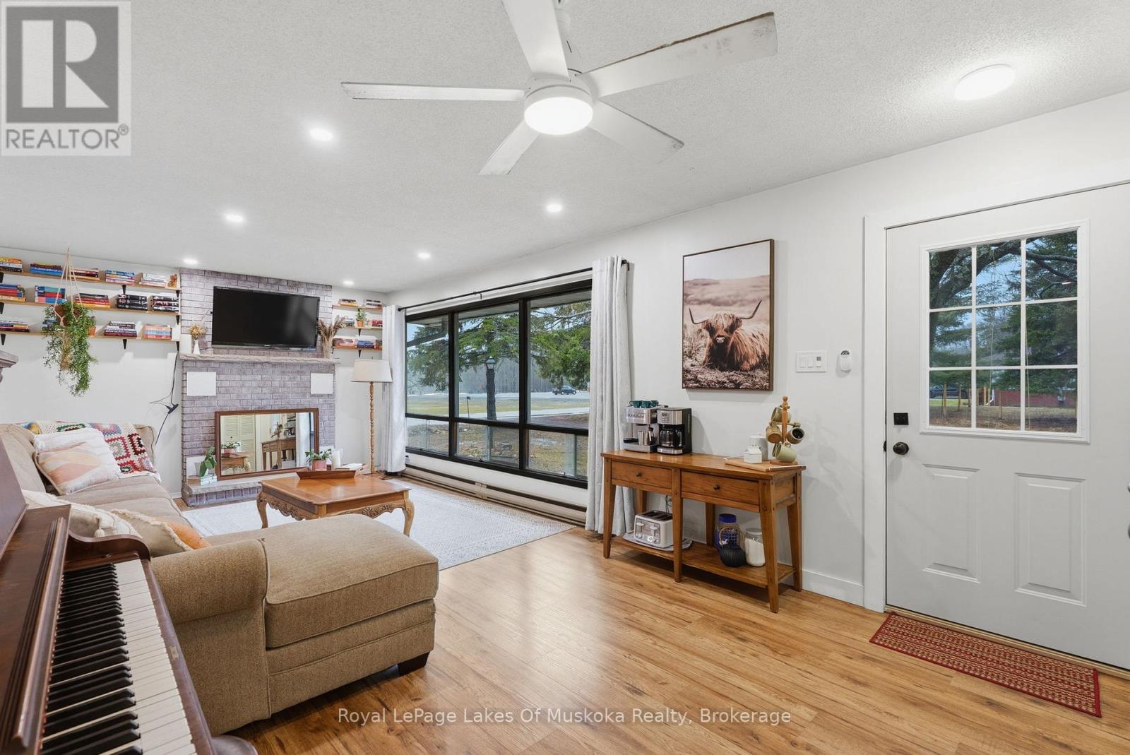 42 Riverside Drive, Huntsville, Ontario  P1H 1R6 - Photo 10 - X13012948