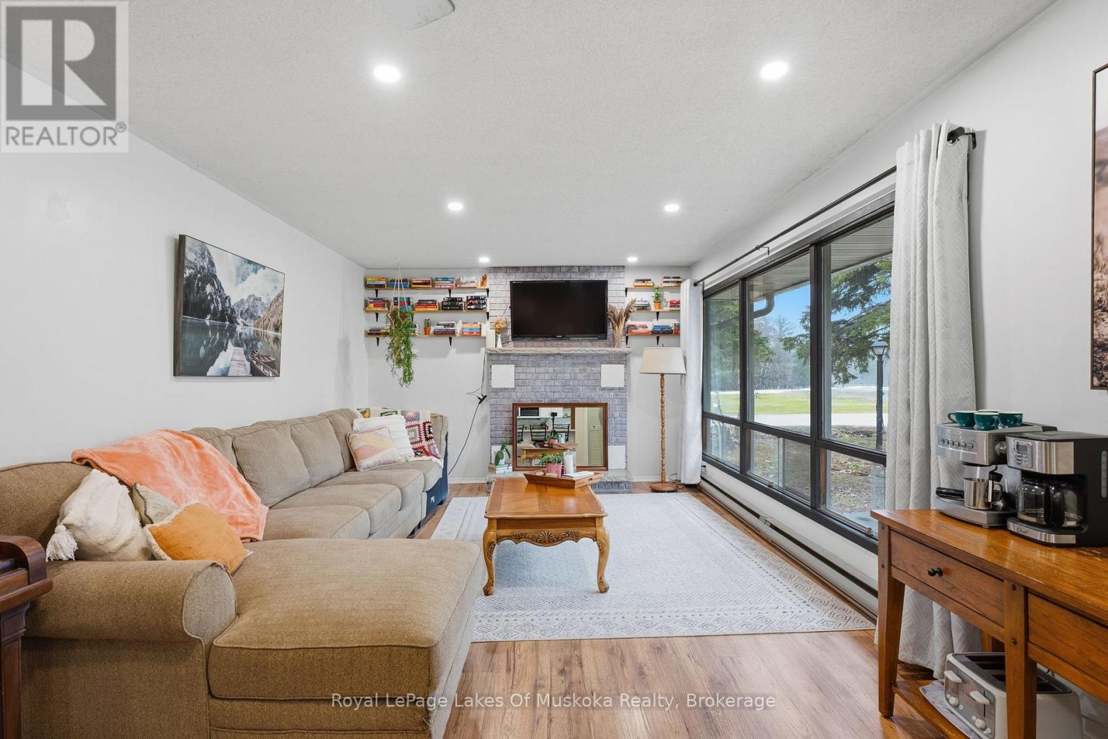 42 Riverside Drive, Huntsville, Ontario  P1H 1R6 - Photo 12 - X13012948