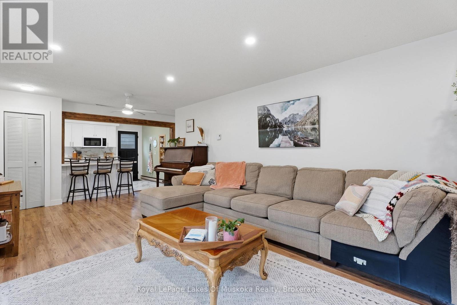 42 Riverside Drive, Huntsville, Ontario  P1H 1R6 - Photo 13 - X13012948