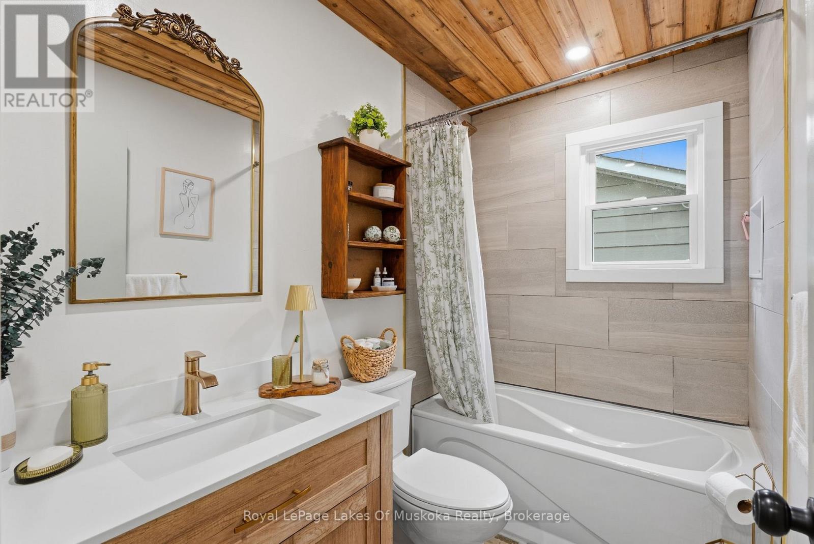 42 Riverside Drive, Huntsville, Ontario  P1H 1R6 - Photo 17 - X13012948