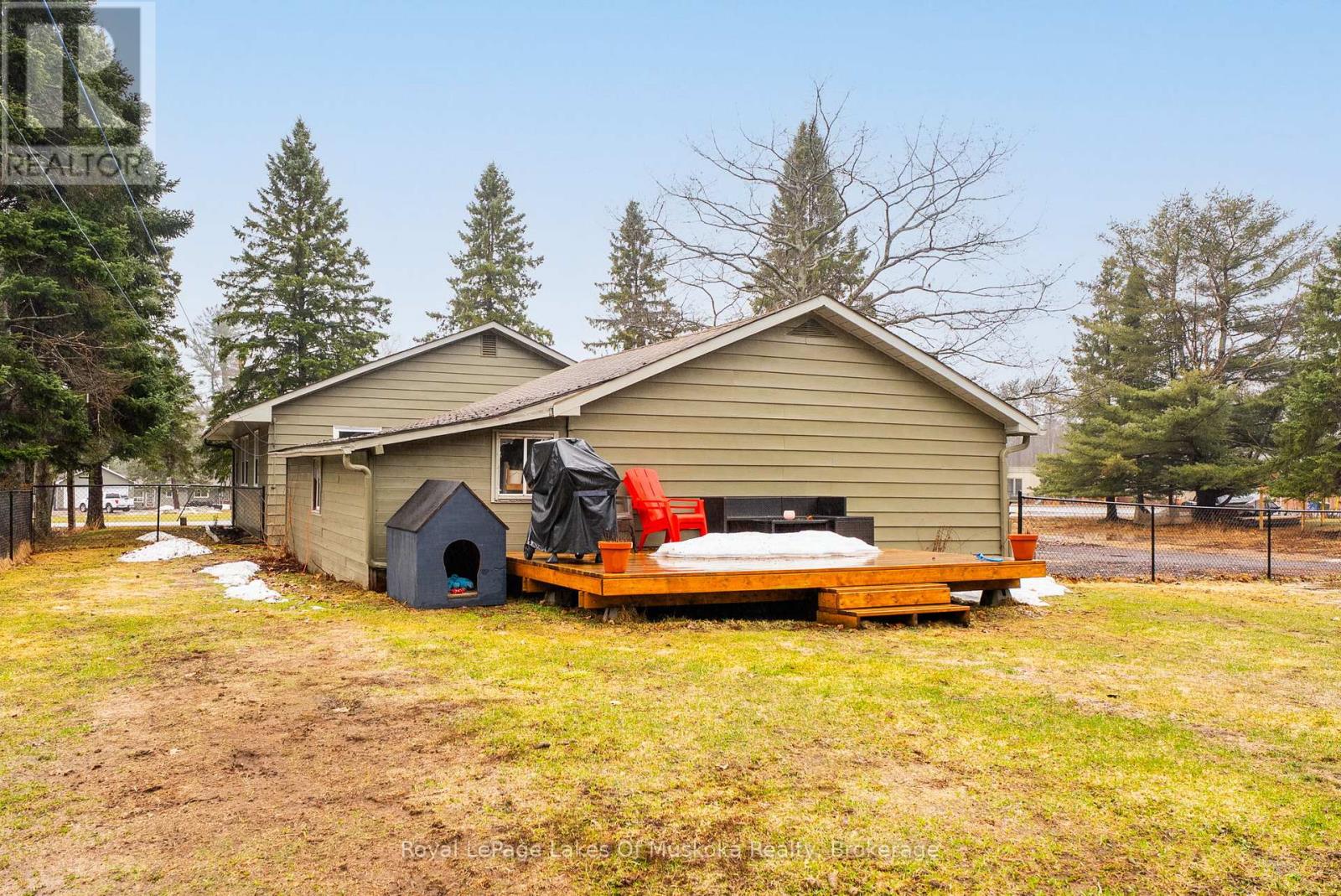 42 Riverside Drive, Huntsville, Ontario  P1H 1R6 - Photo 29 - X13012948