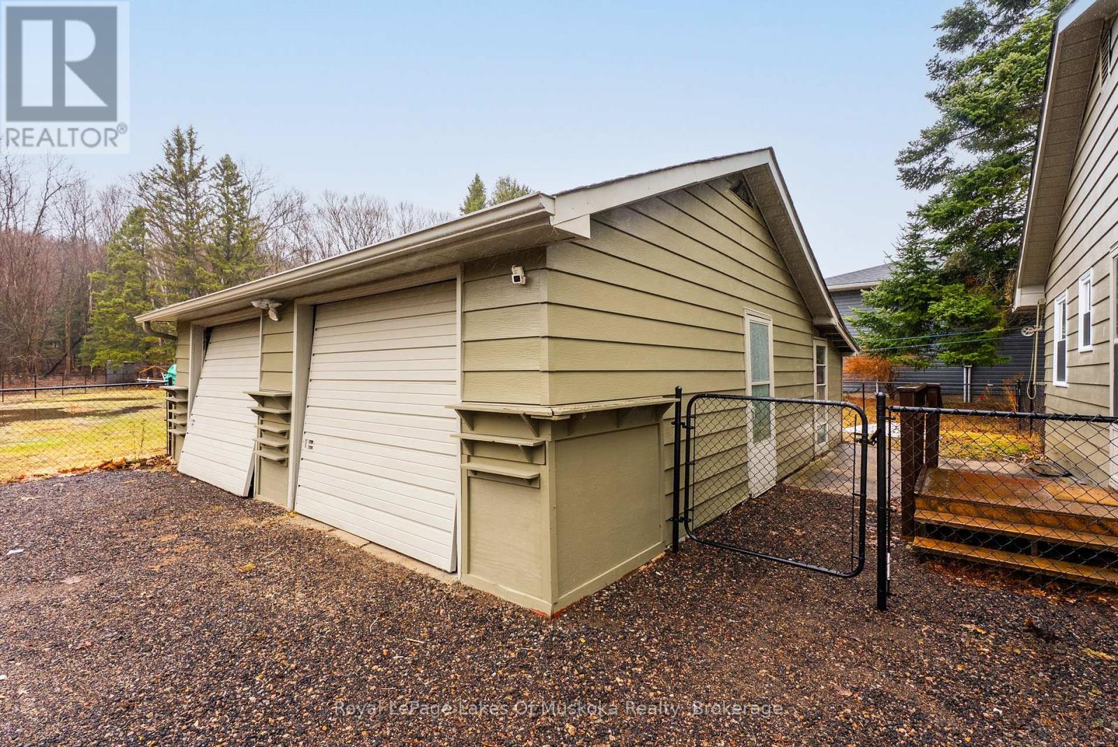 42 Riverside Drive, Huntsville, Ontario  P1H 1R6 - Photo 32 - X13012948