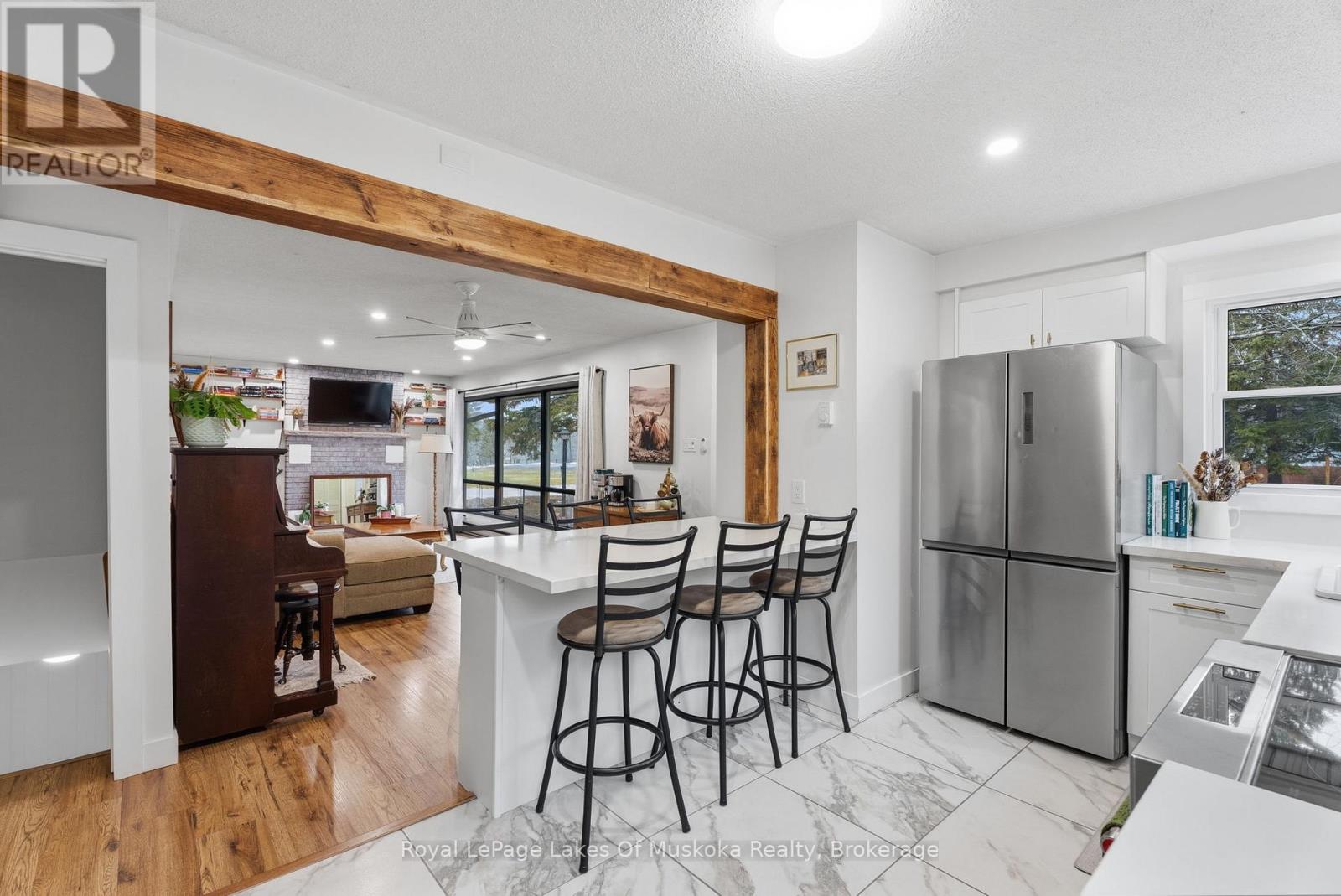 42 Riverside Drive, Huntsville, Ontario  P1H 1R6 - Photo 5 - X13012948