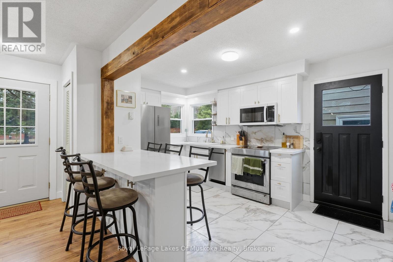 42 Riverside Drive, Huntsville, Ontario  P1H 1R6 - Photo 6 - X13012948