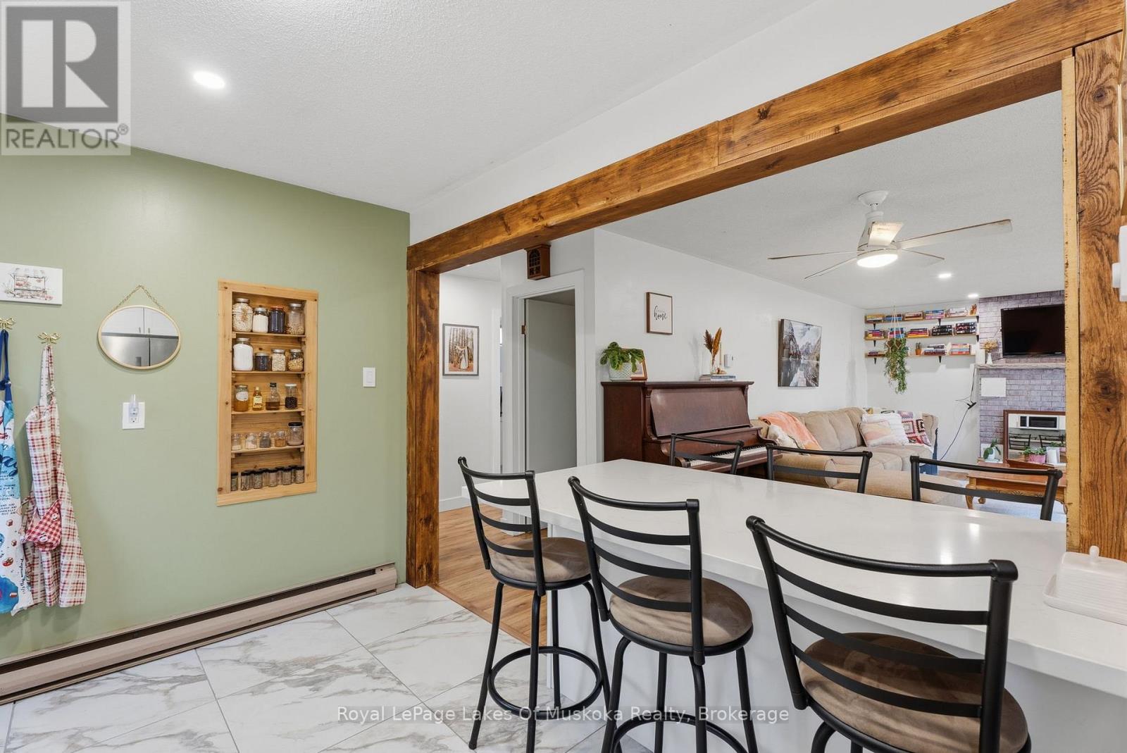 42 Riverside Drive, Huntsville, Ontario  P1H 1R6 - Photo 9 - X13012948