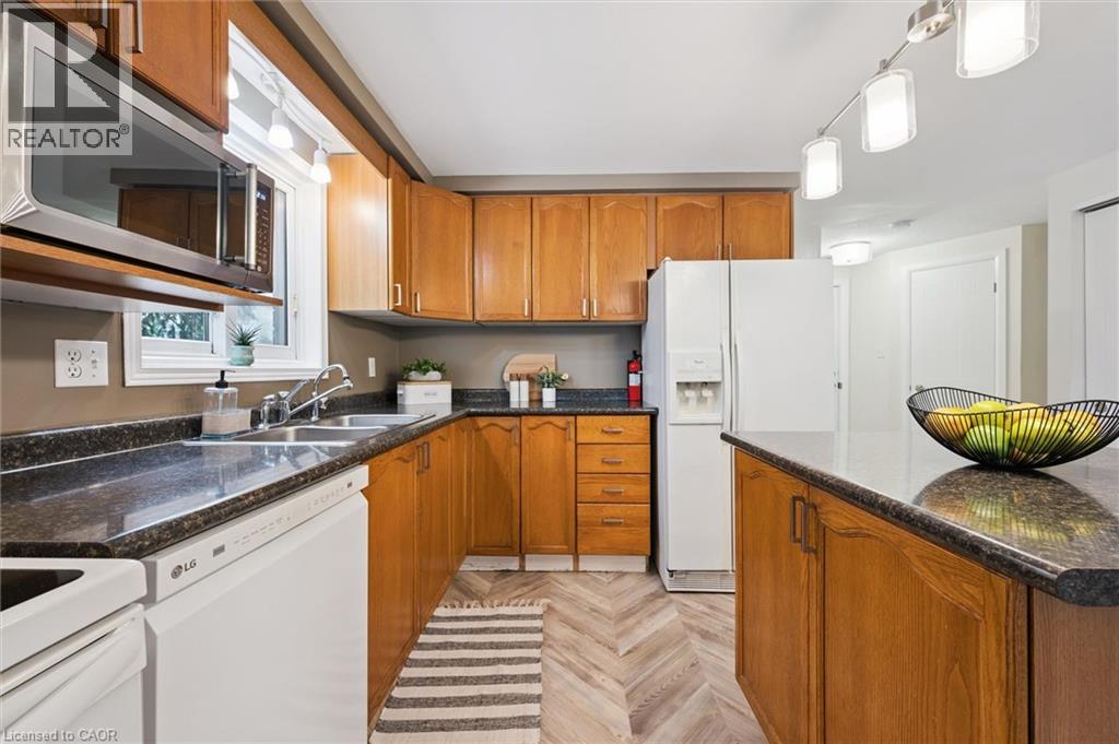 254 Auburn Drive, Waterloo, Ontario  N2K 3Z4 - Photo 4 - 40821758