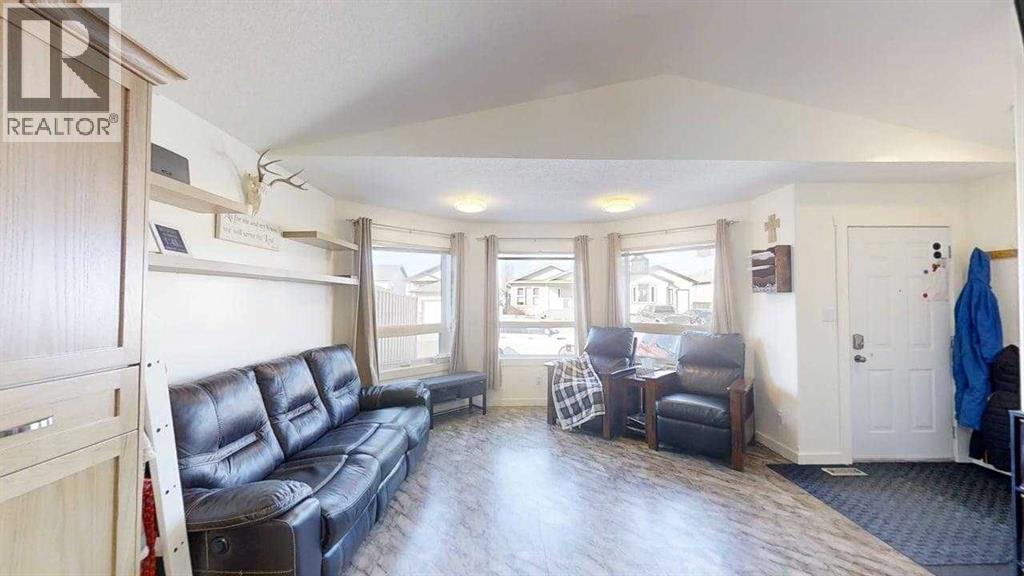 668 Blackfoot Terrace W, Lethbridge, Alberta  T1K 7X6 - Photo 2 - A2287585