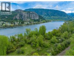 1601 ARROW LAKES Drive, Castlegar, British Columbia