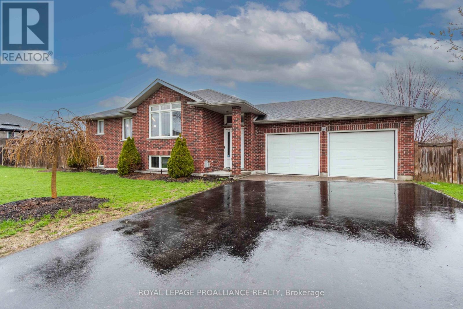 2 Freedom Crescent, Quinte West (Sidney Ward), Ontario  K8V 0C1 - Photo 2 - X13012872
