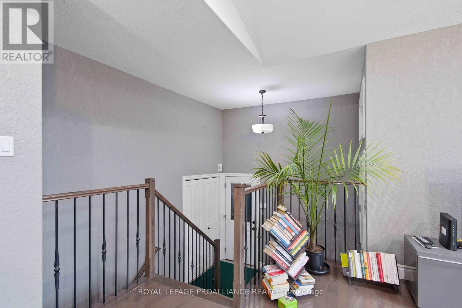 2 Freedom Crescent, Quinte West (Sidney Ward), Ontario  K8V 0C1 - Photo 3 - X13012872