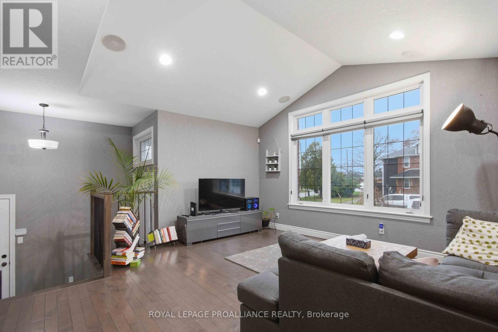 2 Freedom Crescent, Quinte West (Sidney Ward), Ontario  K8V 0C1 - Photo 5 - X13012872