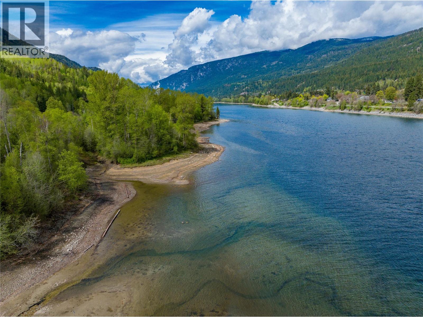 1601 Arrow Lakes Drive, Castlegar, British Columbia  V1N 3N3 - Photo 16 - 10383570