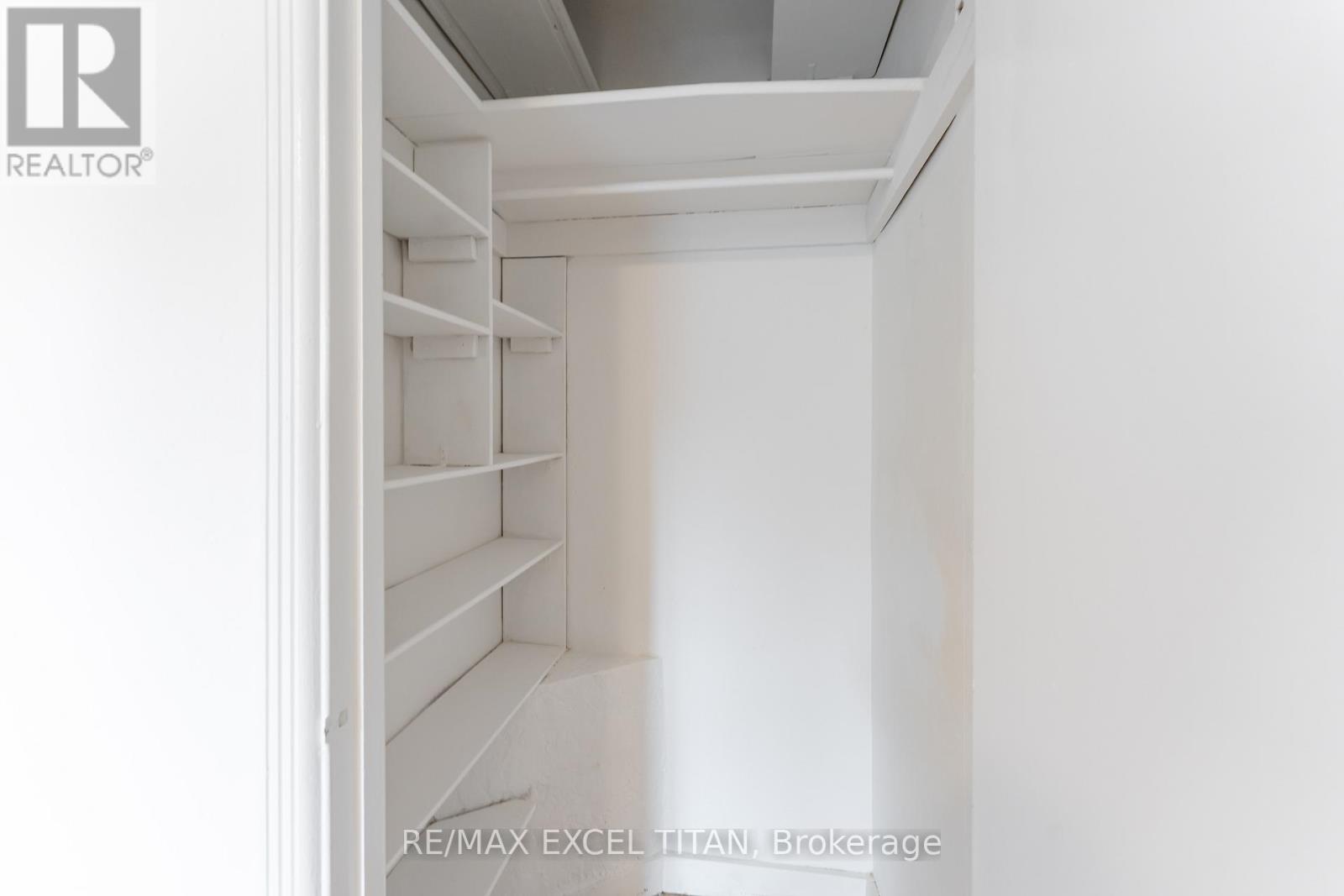 23 - 8 Mallory Gardens, Toronto, Ontario  M4V 2A6 - Photo 12 - C13012732