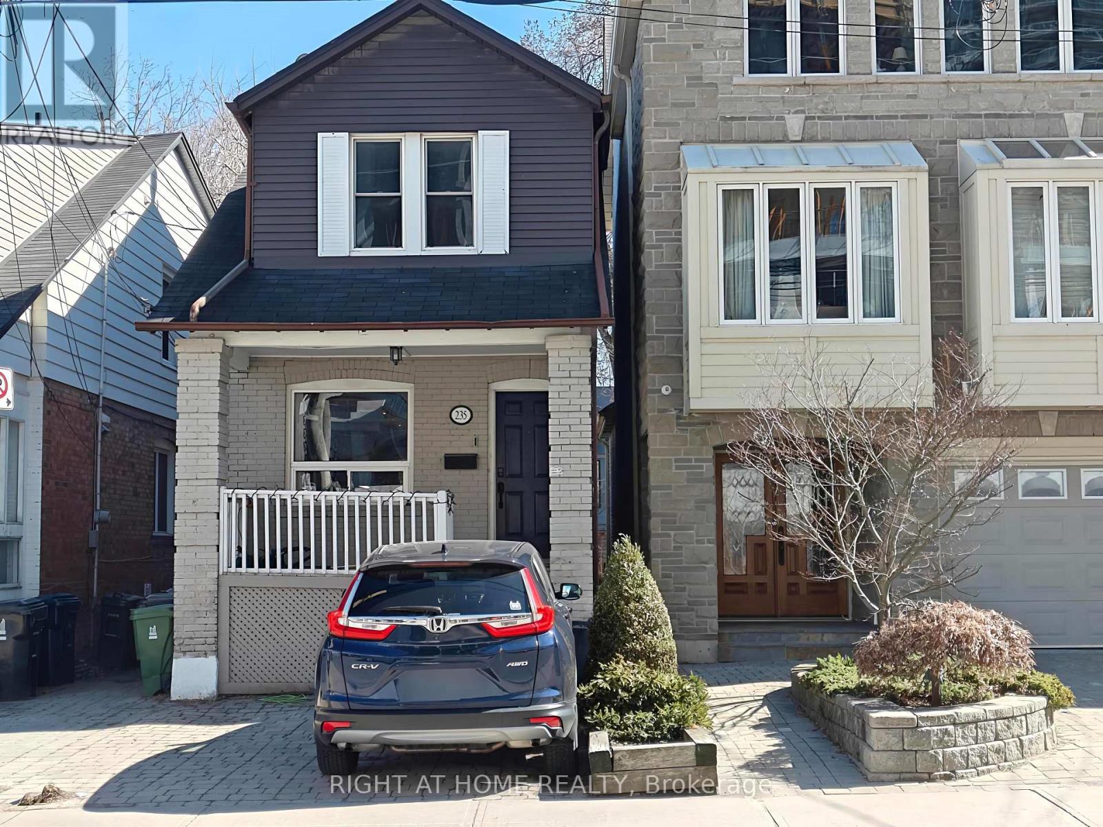 235 SOUDAN AVENUE, Toronto, Ontario