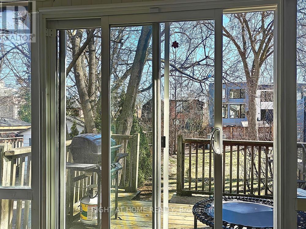 235 Soudan Avenue, Toronto, Ontario  M4S 1W2 - Photo 11 - C13012744