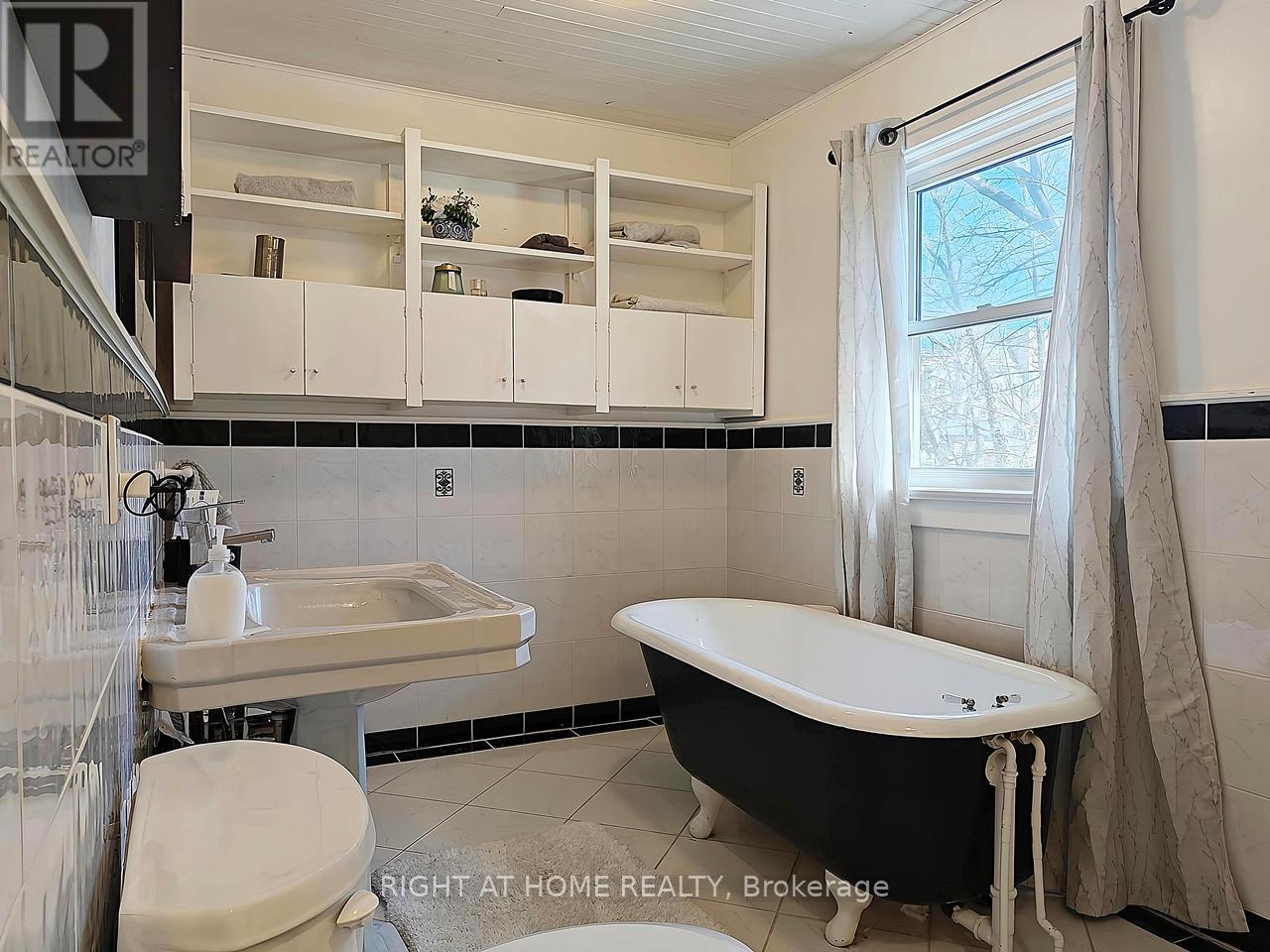 235 Soudan Avenue, Toronto, Ontario  M4S 1W2 - Photo 17 - C13012744