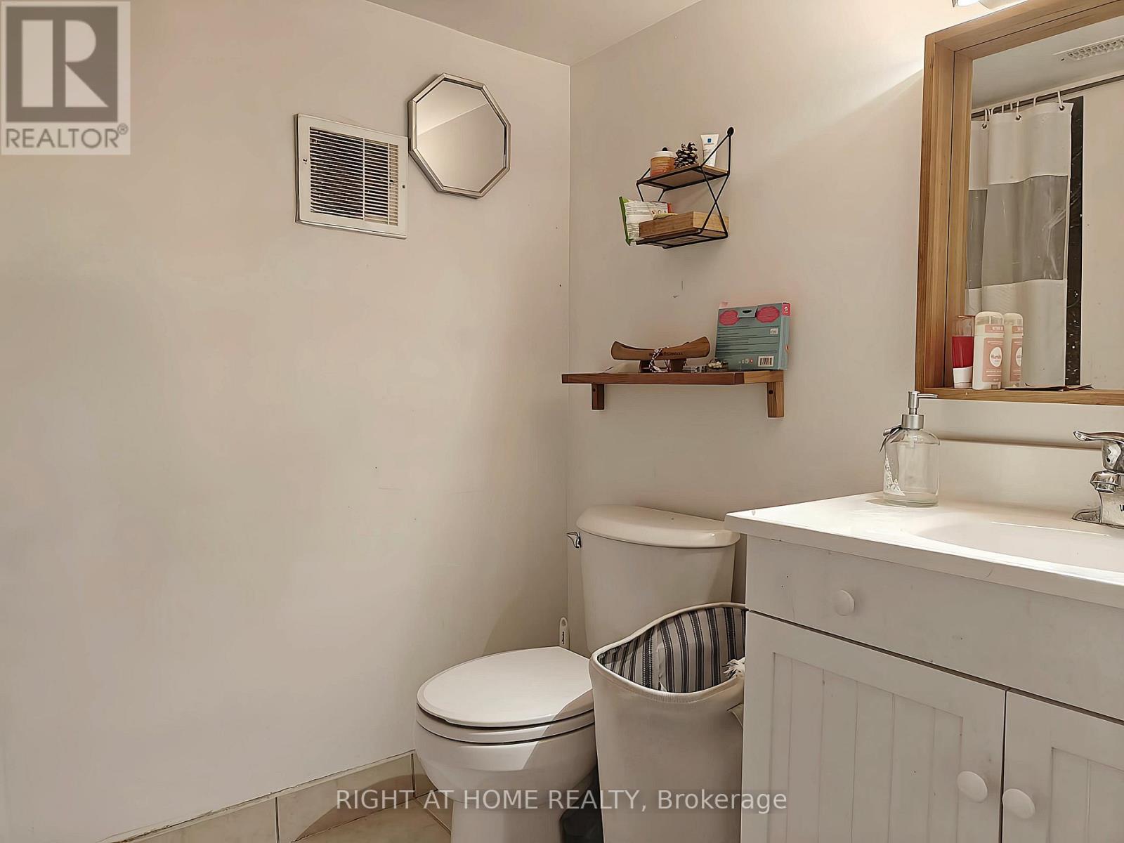 235 Soudan Avenue, Toronto, Ontario  M4S 1W2 - Photo 20 - C13012744