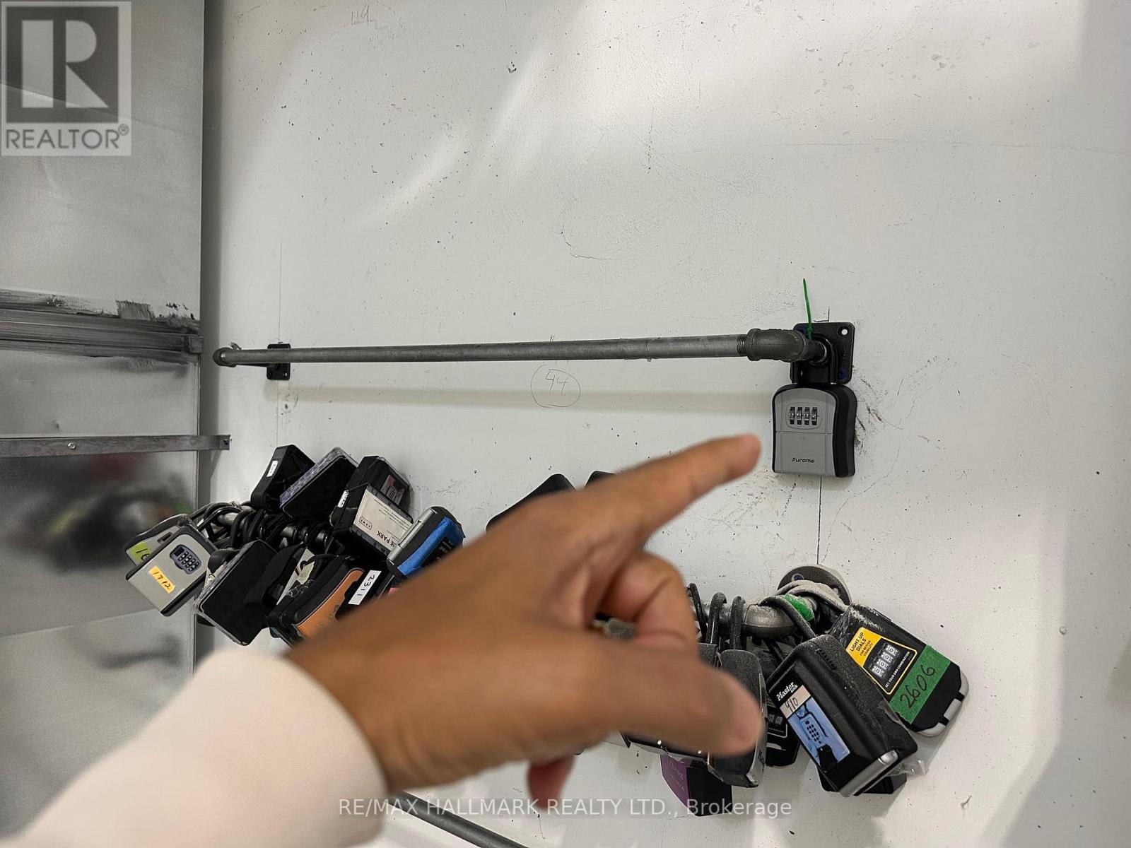 1605 - 29 Green Trail Court, Toronto, Ontario  M2K 0J9 - Photo 14 - C13012912