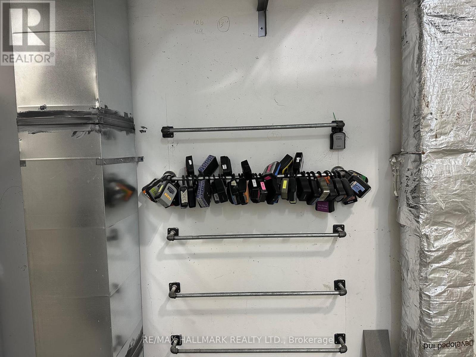 1605 - 29 Green Trail Court, Toronto, Ontario  M2K 0J9 - Photo 15 - C13012912