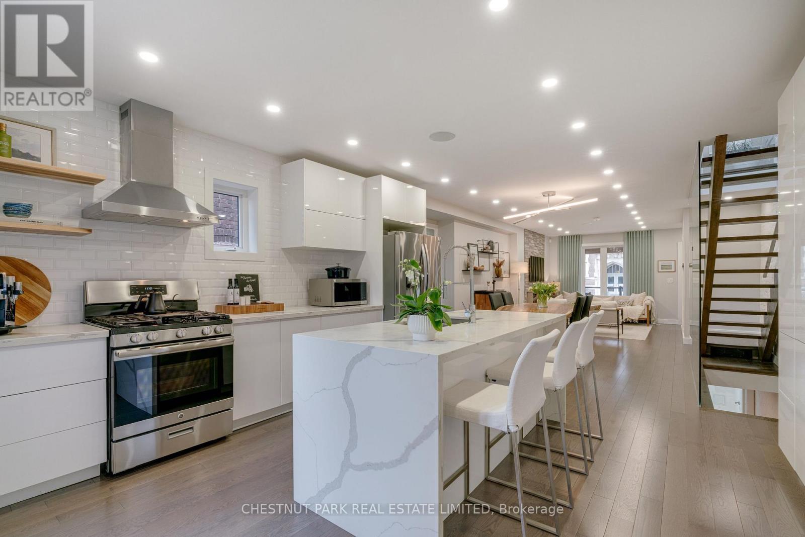 87 Bowmore Road, Toronto, Ontario  M4L 3J1 - Photo 16 - E13012816