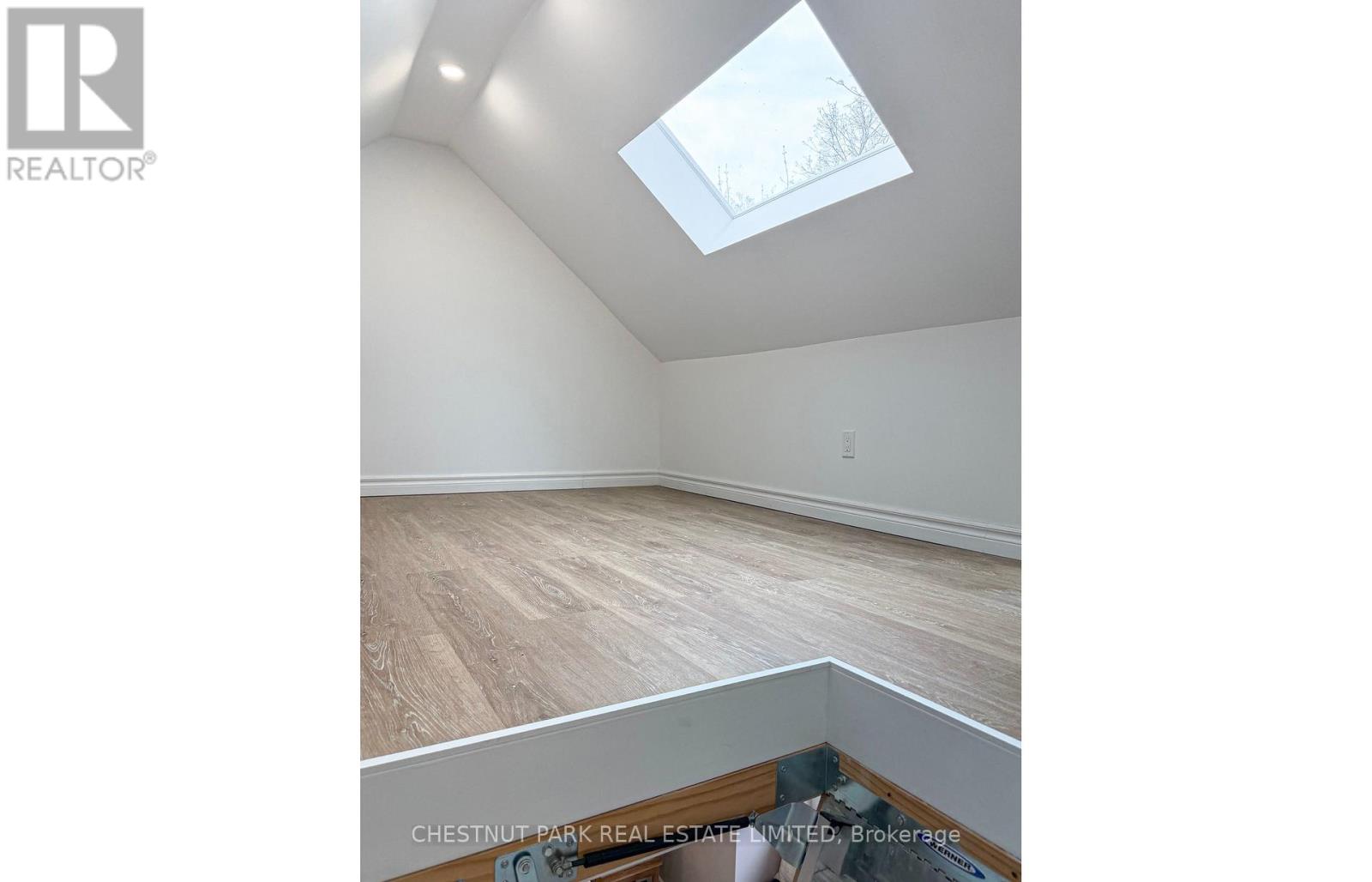 87 Bowmore Road, Toronto, Ontario  M4L 3J1 - Photo 25 - E13012816