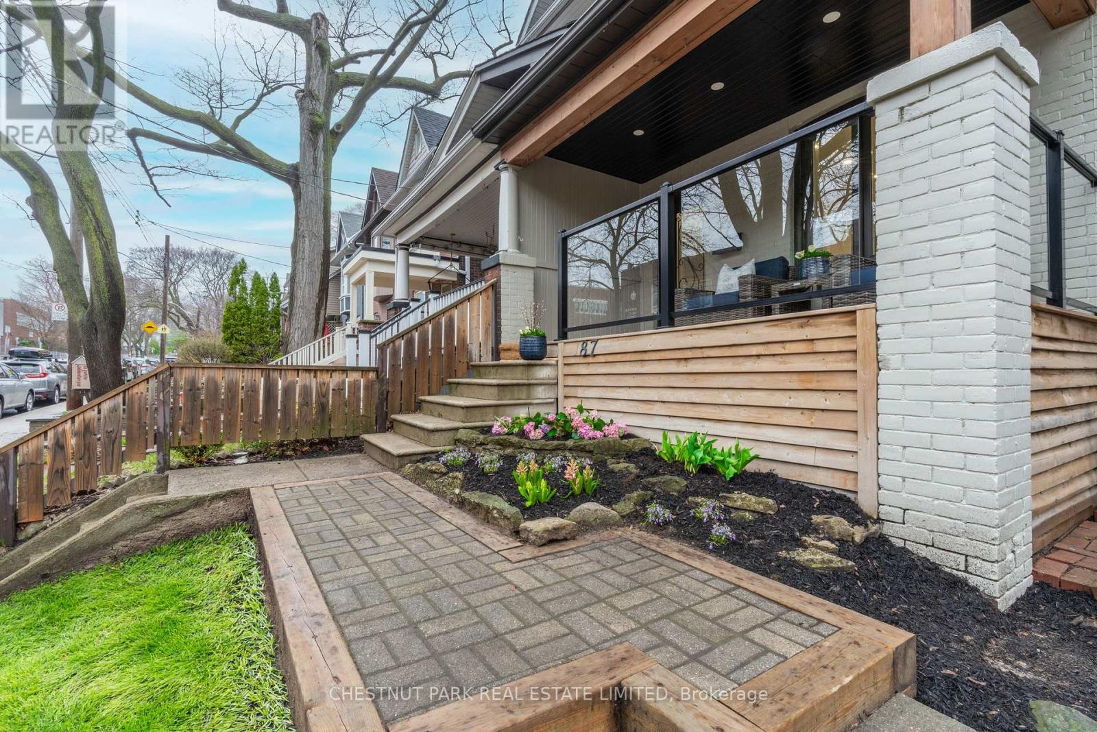 87 Bowmore Road, Toronto, Ontario  M4L 3J1 - Photo 4 - E13012816