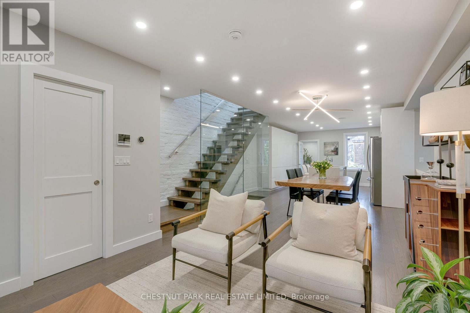 87 Bowmore Road, Toronto, Ontario  M4L 3J1 - Photo 8 - E13012816