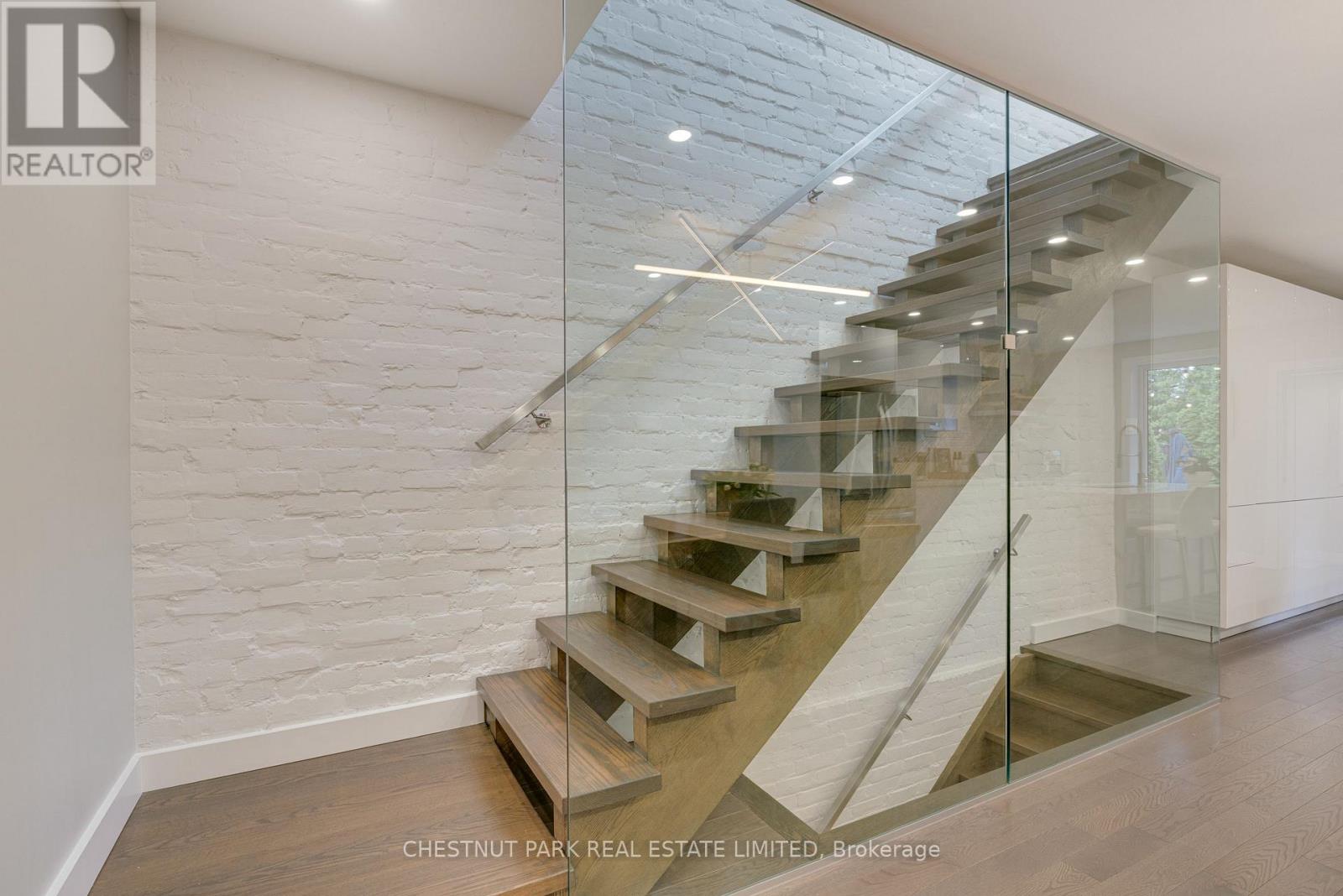 87 Bowmore Road, Toronto, Ontario  M4L 3J1 - Photo 9 - E13012816