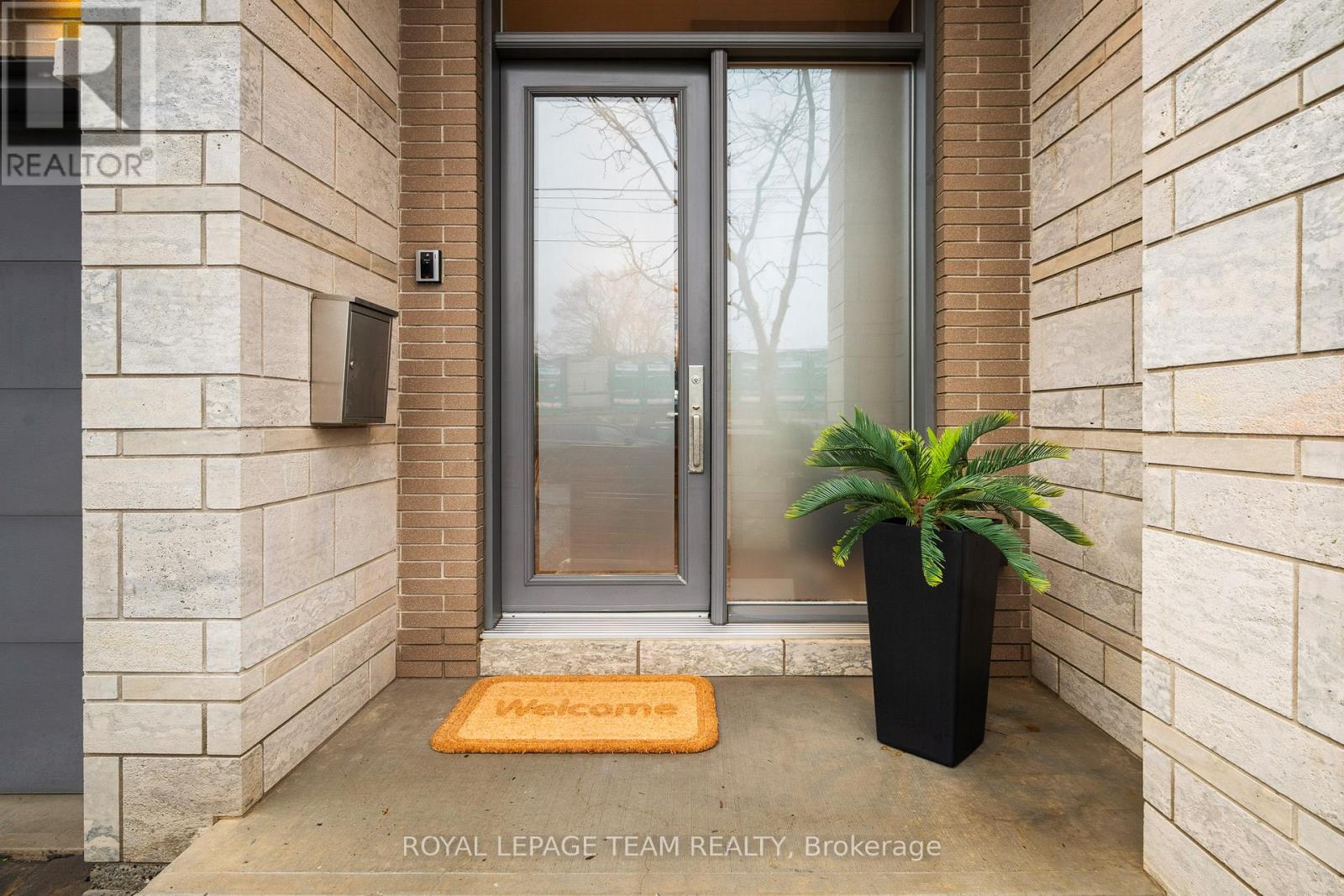 2173 Workman Avenue, Ottawa, Ontario  K2A 0A7 - Photo 3 - X13012842