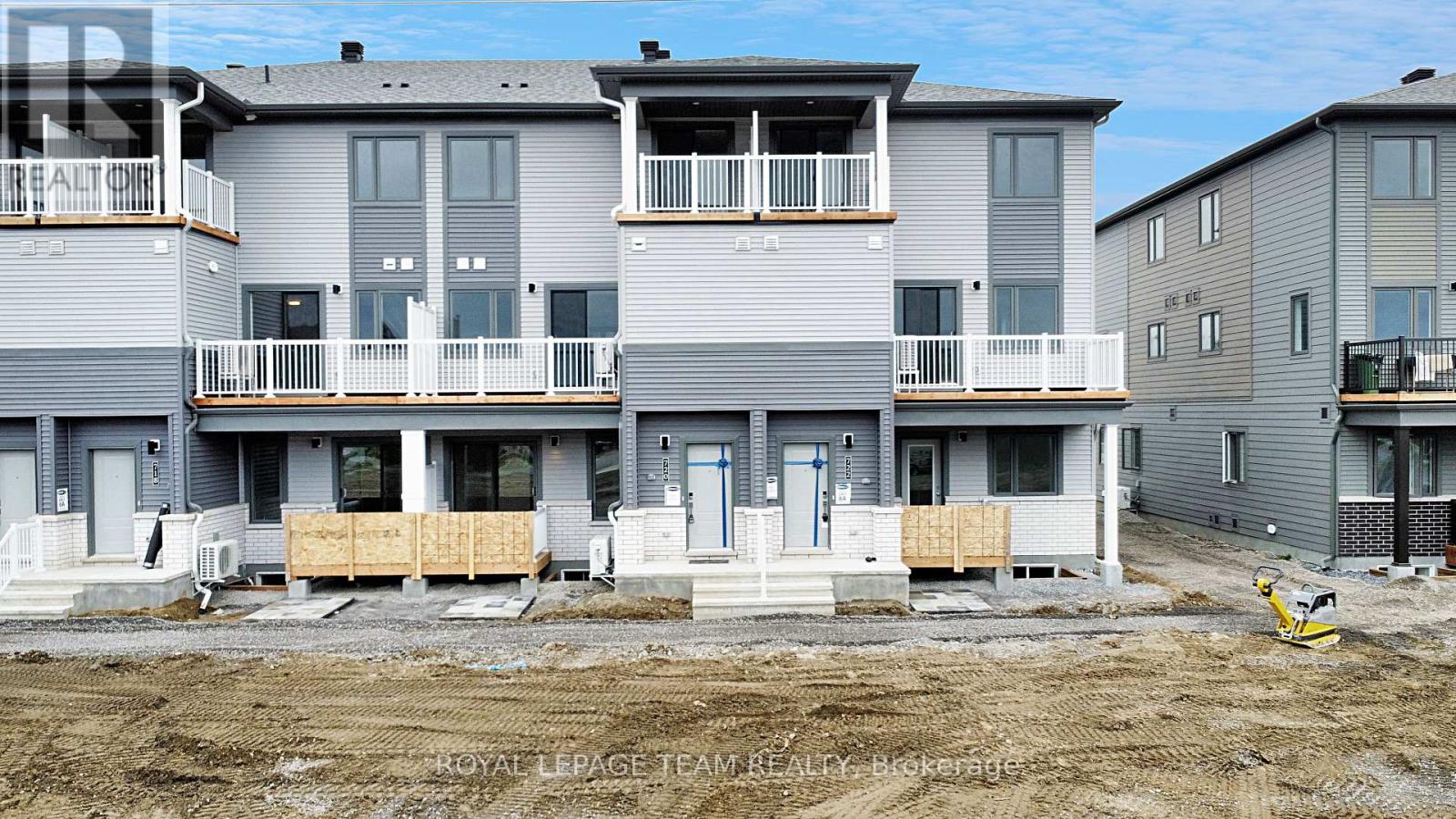 722 LILLIAN FREIMAN PRIVATE, Ottawa, Ontario