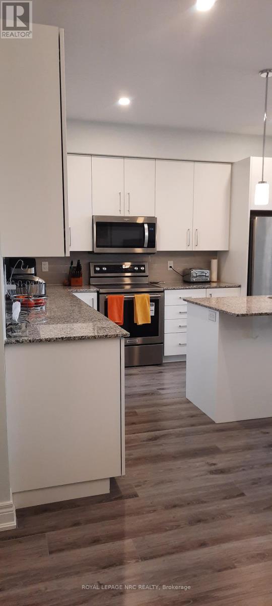 16 Paradise Grove, Niagara-On-The-Lake, Ontario  L0S 1T0 - Photo 2 - X13012808