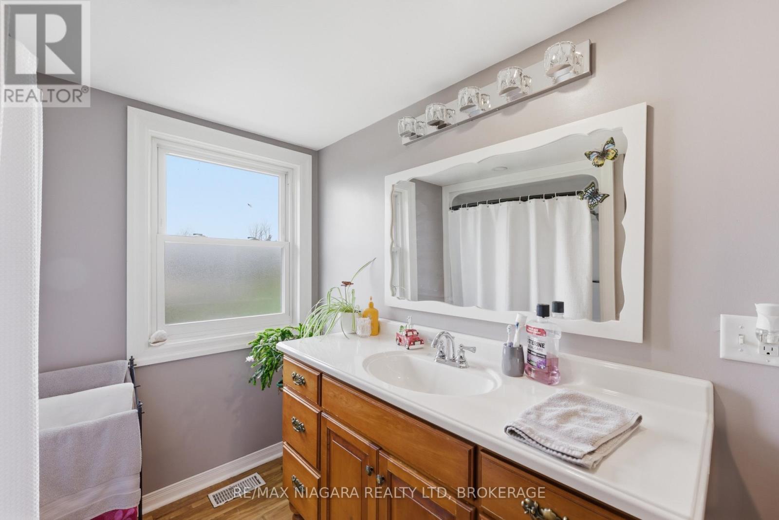 566 Holloway Bay Road, Port Colborne, Ontario  L0S 1R0 - Photo 14 - X13012854