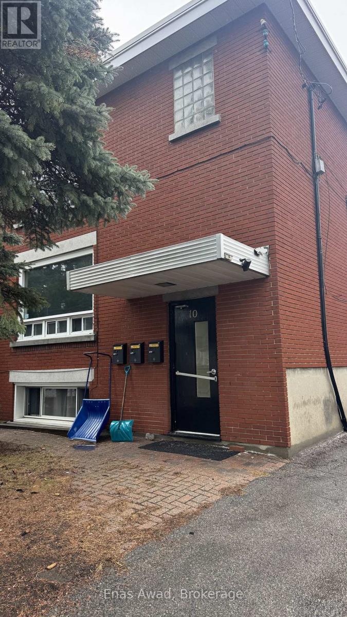 3 - 10 WEST PRESLAND ROAD, Ottawa, Ontario