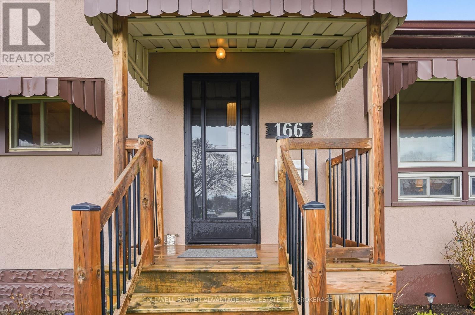 166 Crowland Avenue, Welland, Ontario  L3B 1X3 - Photo 3 - X13012900